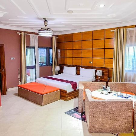 Triple Hill Hotel Weija Luaran gambar