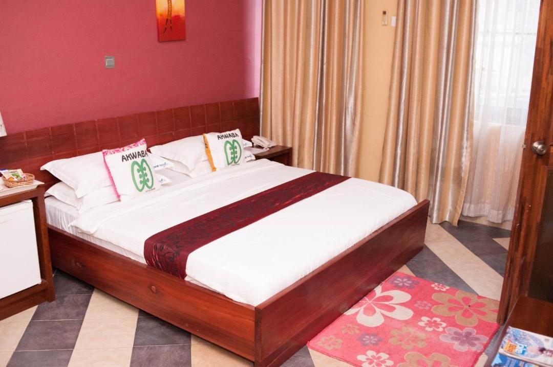 Triple Hill Hotel Weija Luaran gambar