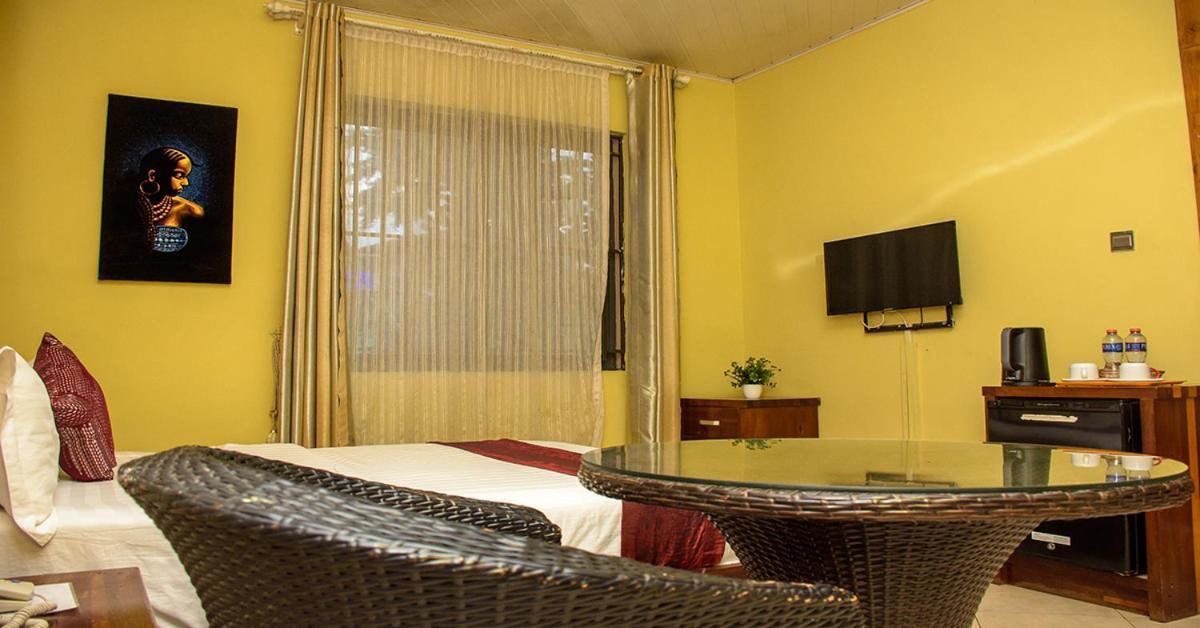 Triple Hill Hotel Weija Luaran gambar