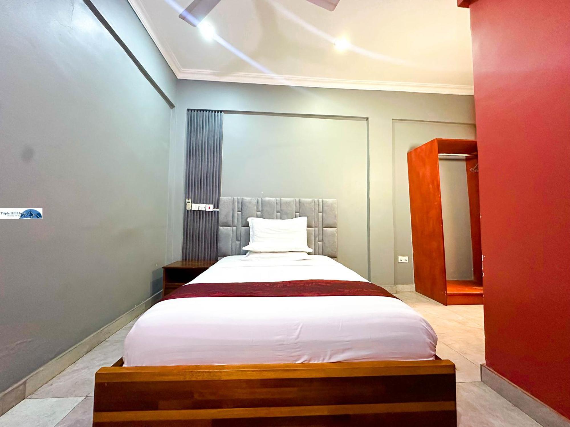 Triple Hill Hotel Weija Luaran gambar