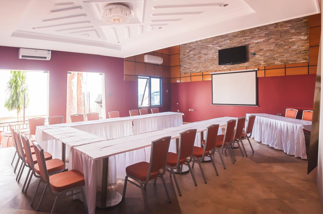 Triple Hill Hotel Weija Luaran gambar